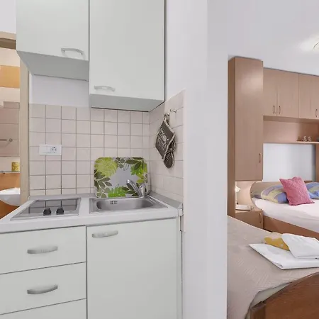 Apartment Lucija *