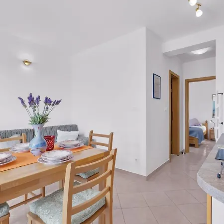 Apartment Lucija Baska Voda