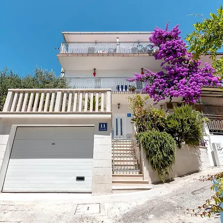 Apartment Lucija *